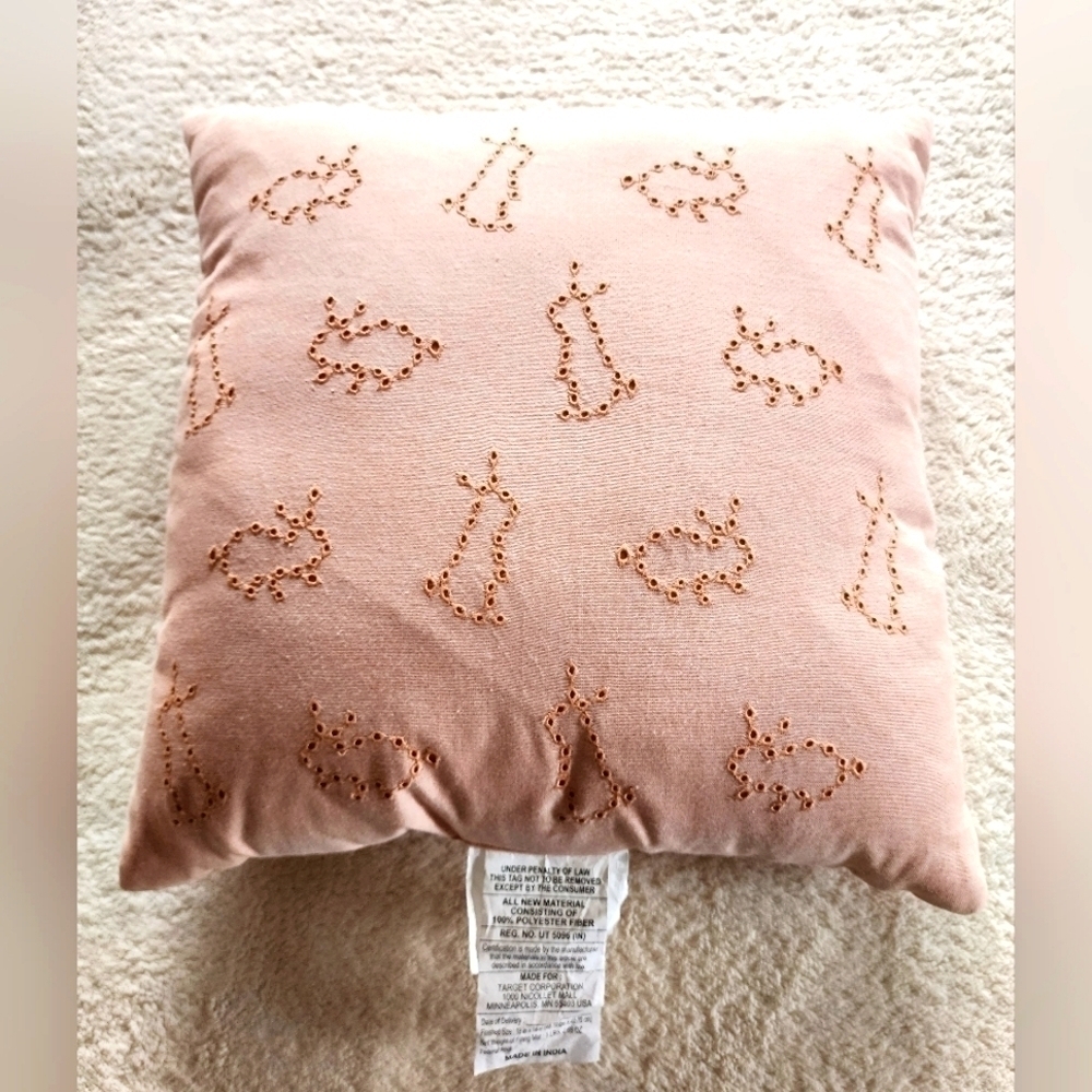 New THRESHOLD spring Easter pillow 18×18